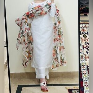 Beautiful plain white raw silk pakistani dress with organza dupata